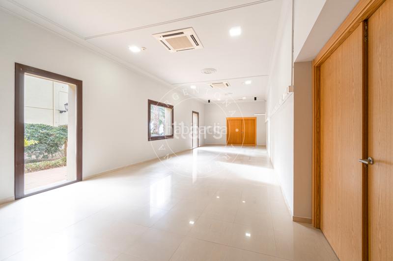 Foto 1ddc44f5-f8b7-466c-af9b-5d39098cdf54. Edificio con piscina in Nucli Urbà Argentona