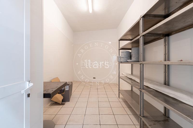 Foto 47e1f4b2-8a72-4ec3-9be3-68a5024235c0. Edificio con piscina in Nucli Urbà Argentona