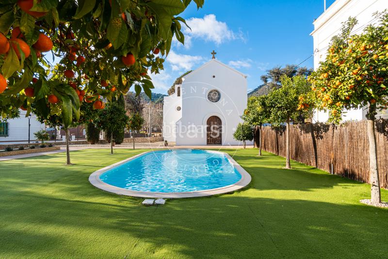 Foto 5dc42f49-ae99-421c-8352-84a2d38b9269. Edificio con piscina in Nucli Urbà Argentona