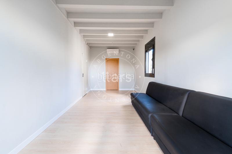 Foto 774121f5-ce8e-49d1-8153-a58917549337. Edificio con piscina in Nucli Urbà Argentona