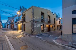 Haus  Carrer anselm clavé. Espectacular casa de poble