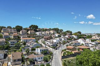 Casa aparellada  Passeig de circunvalació. Casa pareada en creixell: espacio y confort para toda la familia
