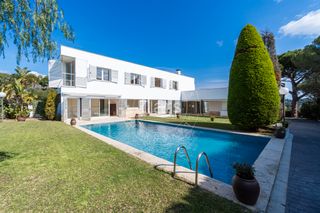 Rent House in Canafort-El Puntó. Exclusiva casa en alquiler junto al club de golf de llavaneres –