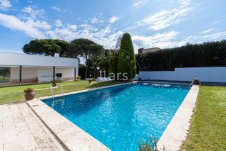 Rent House in Canafort-El Puntó. Exclusiva casa en alquiler junto al club de golf de llavaneres –