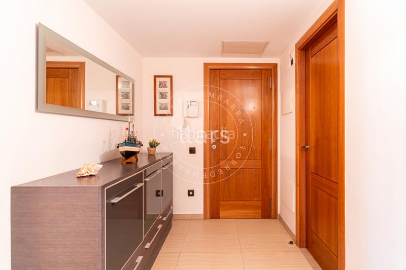 Foto 24a01b3c-76b6-4fd8-ba75-977c30b55d35. Ático  con solárium privado, vistas al mar y piscina comunitaria a un paso de la playa en Torredembarra