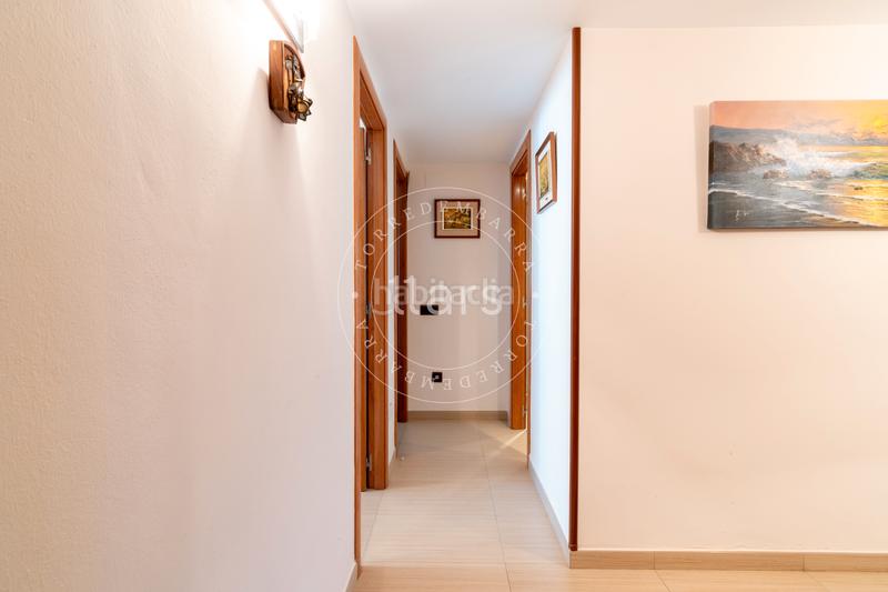 Foto 597c939e-aab0-45bd-895e-9c6d73879c5d. Ático  con solárium privado, vistas al mar y piscina comunitaria a un paso de la playa en Torredembarra