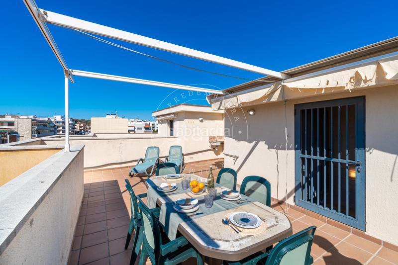 Foto 76cee237-5626-404a-b5fe-2dee86e33b16. Ático  con solárium privado, vistas al mar y piscina comunitaria a un paso de la playa en Torredembarra