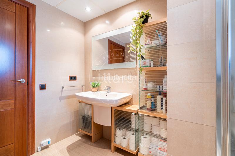 Foto 8653724e-aabb-4e9d-88ec-c070b2627b32. Ático  con solárium privado, vistas al mar y piscina comunitaria a un paso de la playa en Torredembarra