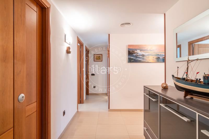 Foto e9b3990f-22b9-49e1-be10-2e550c10fba7. Ático  con solárium privado, vistas al mar y piscina comunitaria a un paso de la playa en Torredembarra
