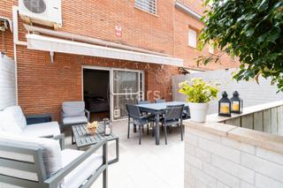 Casa adossada a Vista Alegre. Tu nuevo hogar ideal para familias: casa adosada con terraza lis