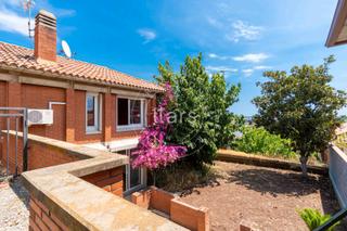 Haus in Sud. Casa unifamiliar con jardín y vistas al mar.
