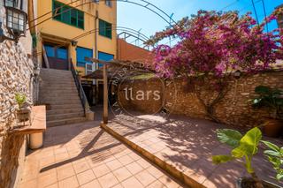 Bauernhof in Carrer sant joan 55. Vivienda de tres plantas en la riera de gaià: