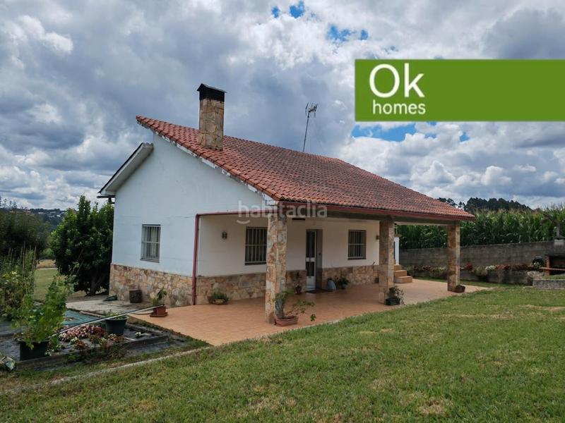 Foto 1682856e-e354-4a27-84e8-e682c6a5d786. Casa con camino parcheggio in Carral