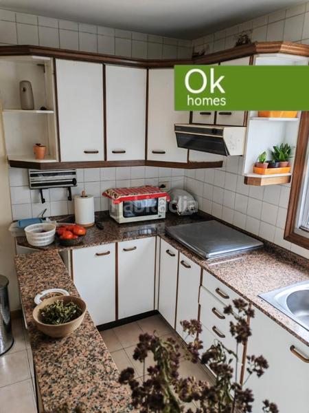 Foto e6a04633-7fff-40d0-9430-43dfee55fb14. Casa con camino parcheggio in Carral