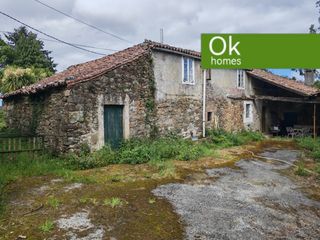 Casale in Toques. Ser autosuficiente!!... casa con terrenos