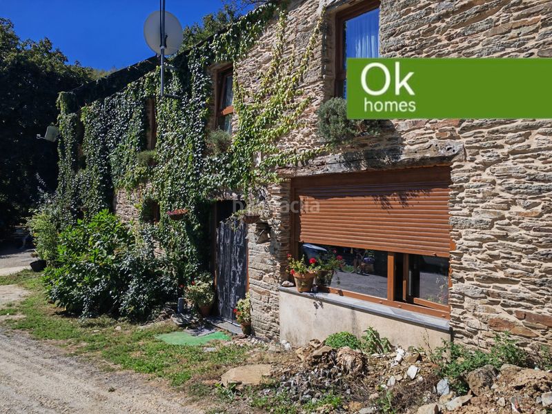 Foto 71e98a57-9a93-4ba5-9aaa-7bf65fa035f7. Country house with fireplace heating in Castroverde