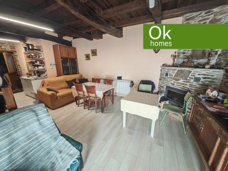 Foto b0f60af8-fc66-425a-84d2-bd2b2f301f85. Country house with fireplace heating in Castroverde
