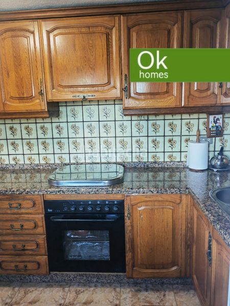 Foto 188f3add-f507-4c21-9d56-372f231ece32. Casa amb xemeneia calefacció aparcament a Friol