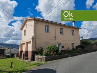 Maison à Carral. Casa con 46.000 m2 de terreno