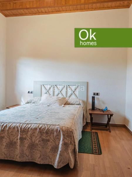 Foto 0eeb5be8-1471-4562-ab20-860913bc08ed. Casa amb xemeneia calefacció aparcament piscina a Cerceda