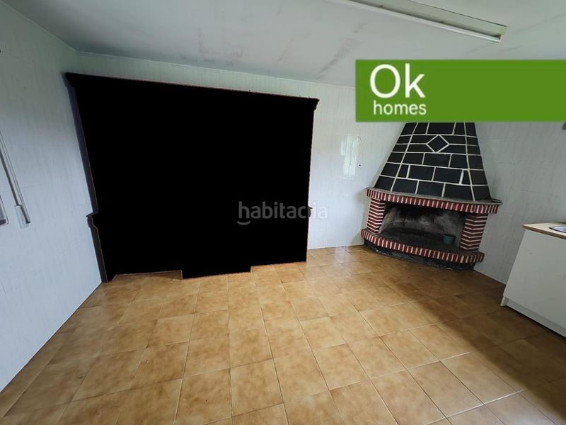 Foto d0f1ac4d-a82e-440f-b3cf-5e3b476d32d3. Casa amb xemeneia aparcament a Curtis