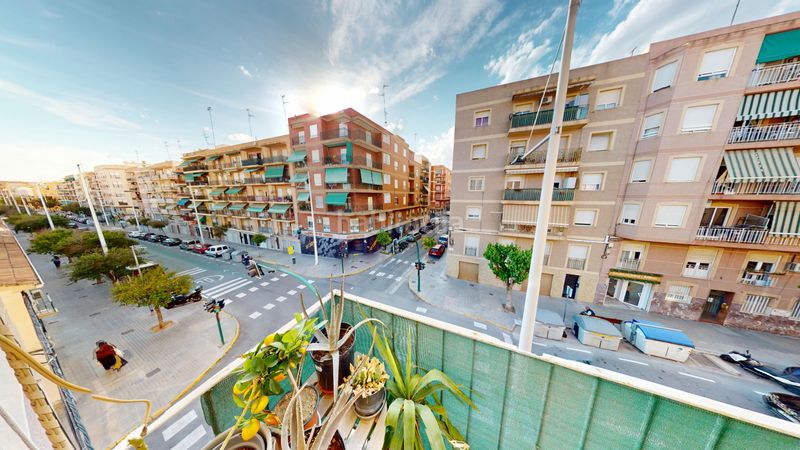 Foto f46e6b77-b41f-4f37-b9f1-3c0c7c4eb028. Pis a Carrús Oeste Elche / Elx