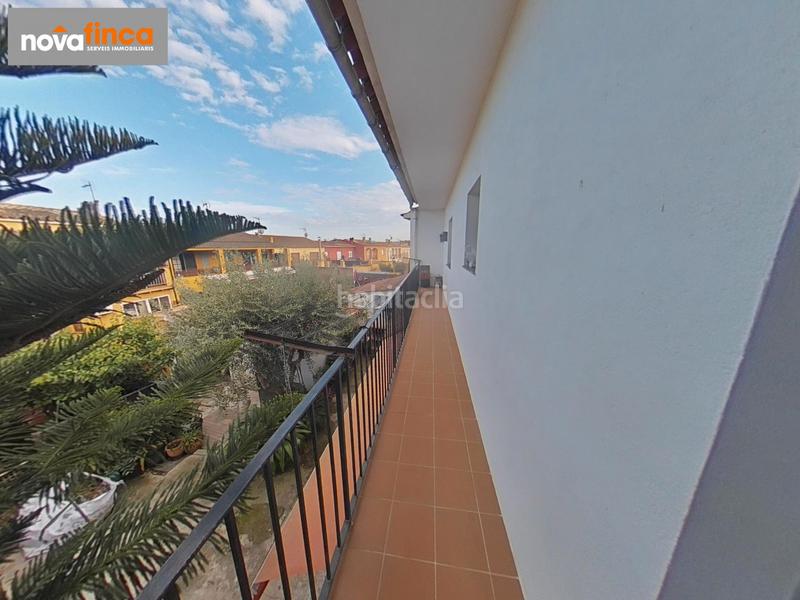Foto c5719084-f7bd-424a-a031-730a788d461e. Casa adossada amb xemeneia aparcament a Mont-ras