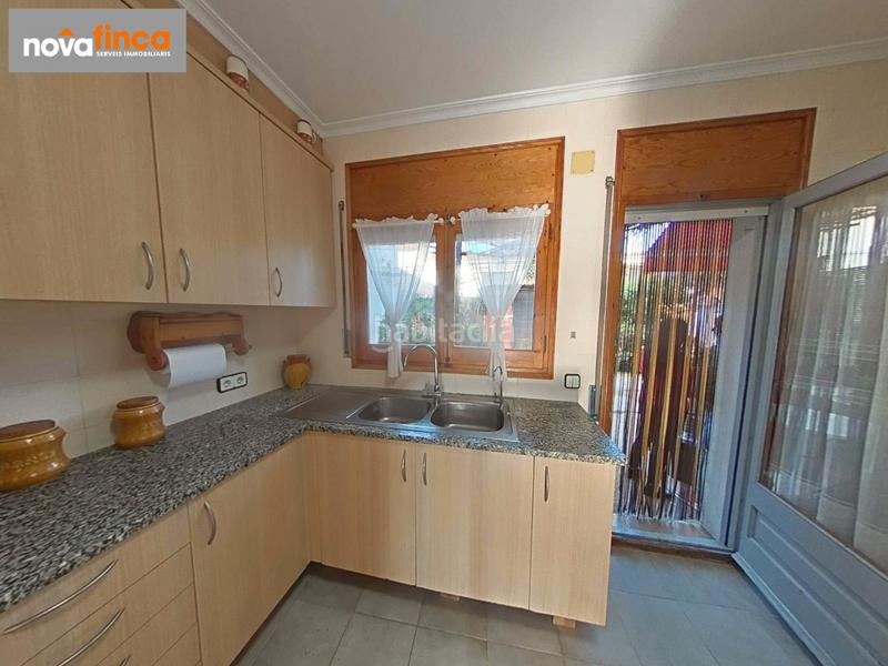 Foto e7e755c1-f309-4f50-abfe-3b902448e26b. Casa adossada amb xemeneia aparcament a Mont-ras