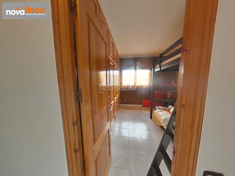 Foto f4269463-e6b2-4e88-88a9-fb33f0e431e9. Casa adossada amb xemeneia aparcament a Mont-ras