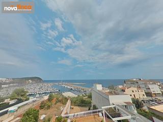 Zweistöckige Wohnung in El Pedró. Duplex con vistas al mar zona pedro