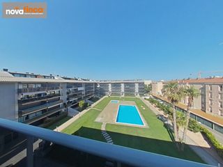 Dúplex a Sant Antoni. Duplex con piscina y jardin comunitario