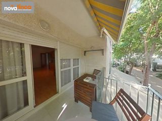 Appartamento in Avinguda Catalunya. Piso con 3 habitaciones zona biblioteca