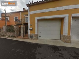 Casa adossada a Residencial Begur-Esclanyà. Casa con dos viviendas independientes