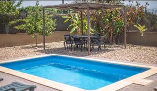 Casa a Carrer sant cosme i damia 7. Casa independiente en urbanización bonavista