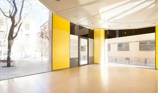 Lloguer Local Comercial  Carrer dels comtes de bell-lloc. Local comercial esquinero en les corts