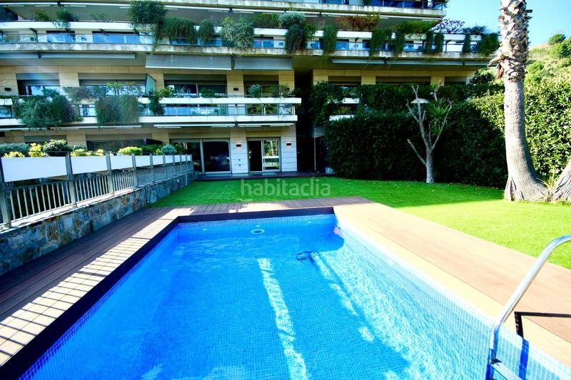 Foto a5828db2-460b-4a82-8400-54c7e56cb654. Piso preciosa planta baja dúplex 180m más jardín y piscina privada, en exclusivo complejo torre vilana en Barcelona