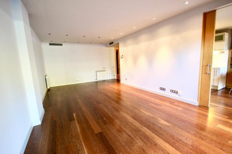 Foto c1357fcf-8ad9-430c-b234-e30ad667bd84. Piso preciosa planta baja dúplex 180m más jardín y piscina privada, en exclusivo complejo torre vilana en Barcelona