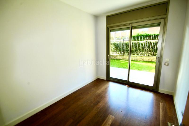 Foto d80548c2-7e95-4fe4-a6de-52029eb2dc41. Piso preciosa planta baja dúplex 180m más jardín y piscina privada, en exclusivo complejo torre vilana en Barcelona