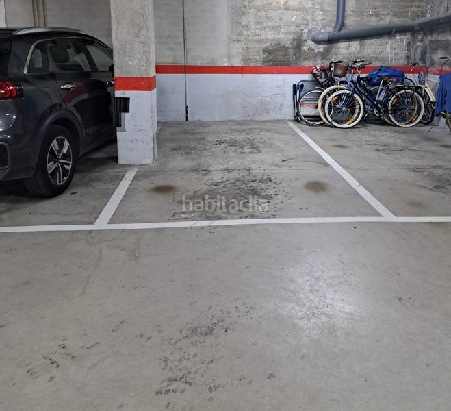 Foto 24fe4b7c-16c9-4e22-b84f-0d6c7dfd6692. Alquiler parking coche se alquila plaza de parking Centre en Sitges
