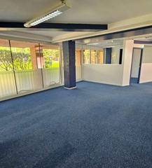 Location Local commercial  Carrer del marquès de monistrol. Oportunidad de negocio en sant joan despí