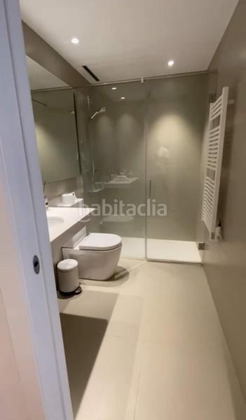 Foto 0c96bbbb-571d-4426-bb40-6b762d769b9a. Alquiler piso hermoso apartamento en edificio modernista con vistas al mar. en Barcelona