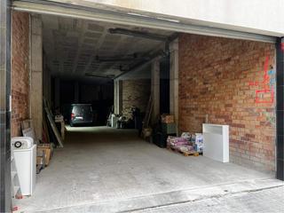 Lloguer Local Comercial a Carrer gelida 3. Se alquila local comercial en la pau 189 m2