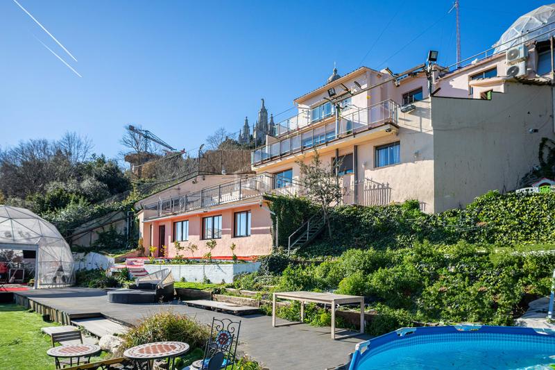 Foto 2fc87272-c9af-4280-84fe-eef1a3dfb993. Casa carretera de vallvidrera al tibidabo en Sant Genís dels Agudells Barcelona