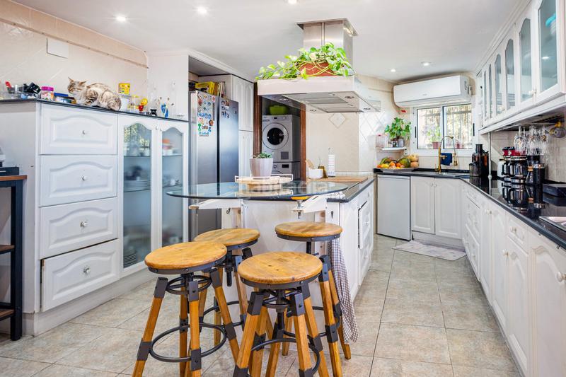 Foto b2763055-3649-47e0-8b17-b568f868e497. Casa carretera de vallvidrera al tibidabo en Sant Genís dels Agudells Barcelona