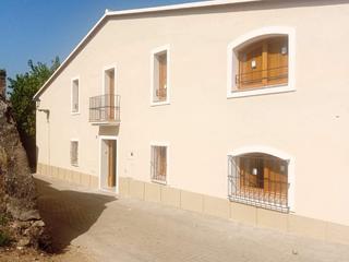 Casa  Carrer de sant jordi. Masía completamente reformada en pleno centro de sant martí sarr