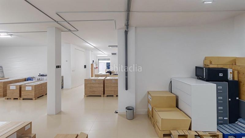 Foto 2ab8f235-d657-4d6a-afb1-b34675993ad2. Local comercial local diáfano de 300m2 en Riu Nord Santa Coloma de Gramenet