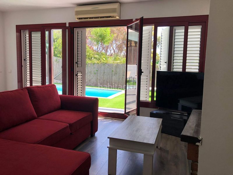 Foto 7d953a03-429b-4d47-8d19-07c1607cf7dd. Lloguer casa amb piscina a Vallpineda-Santa Bàrbara Sitges