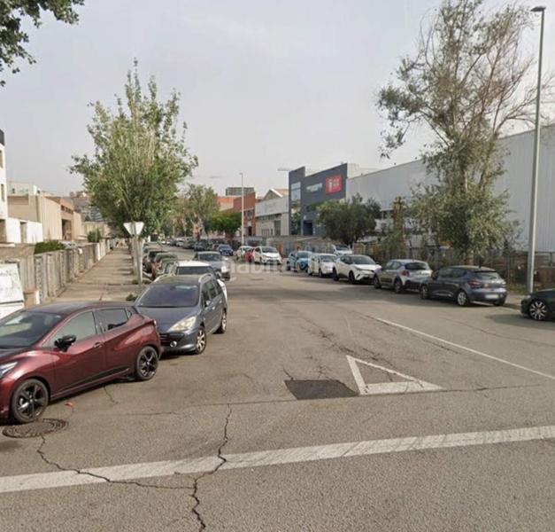 Foto b0406e10-3878-4a65-b3ff-d6cd5f592c11. Geschäftsraum in carretera de l hospitalet 402 in Hospitalet de Llobregat (L´)