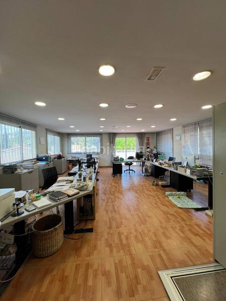 Foto fa0e80a8-794a-4c43-b643-d29e7ab1890a. Miete büro in Horta Barcelona