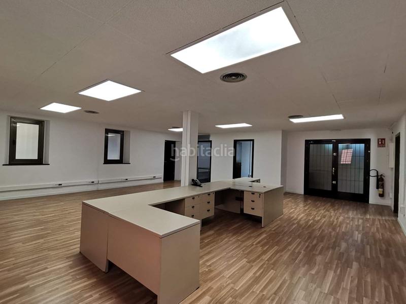 Foto 62745486-16b3-4588-aebc-ad12e491a246. Location bureau dans Centre Cornellà de Llobregat